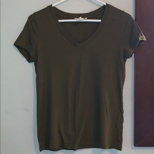Forever 21 V neck shirt